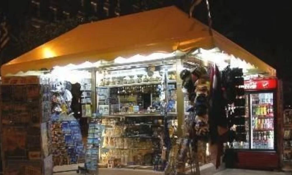 Νέα Σμύρνη: Ληστεία με απειλή μαχαιριού σε δύο περίπτερα